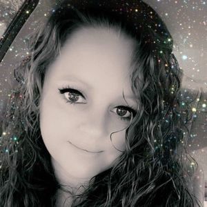 Meet your Posher, Desiree